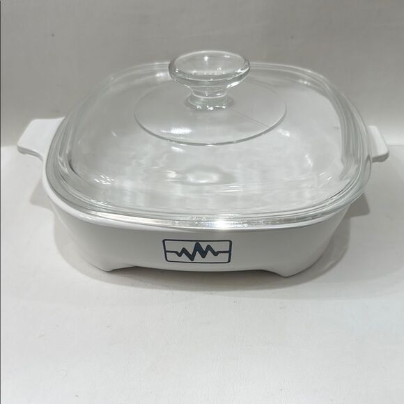 CorningWare White Casserole Dish with Glass Lid - Picture 2 of 11